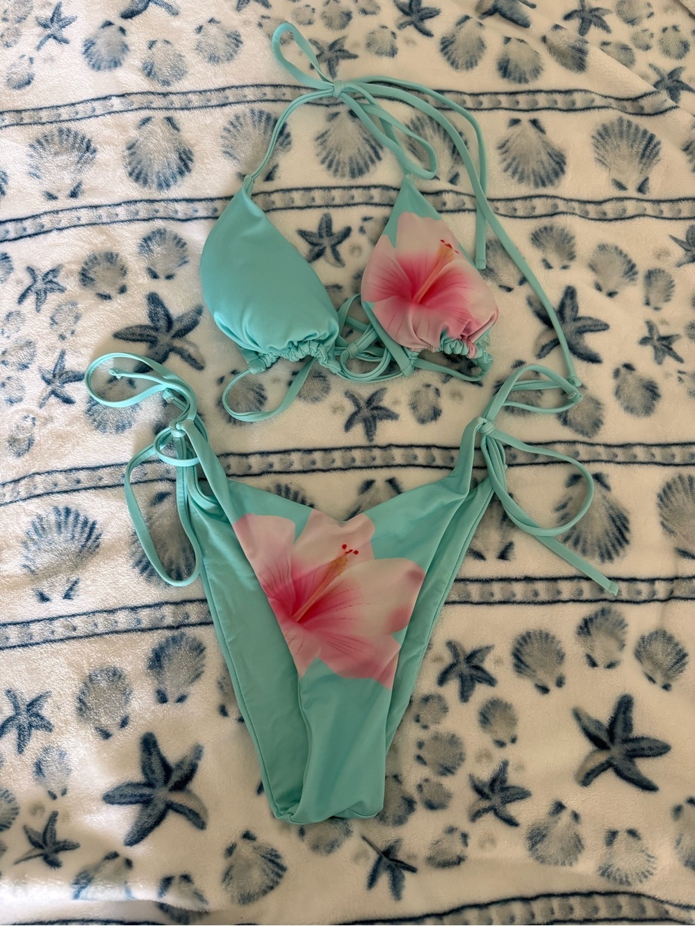 Skinny dip Tilly hibiscus bikini top size medium bottoms size xs